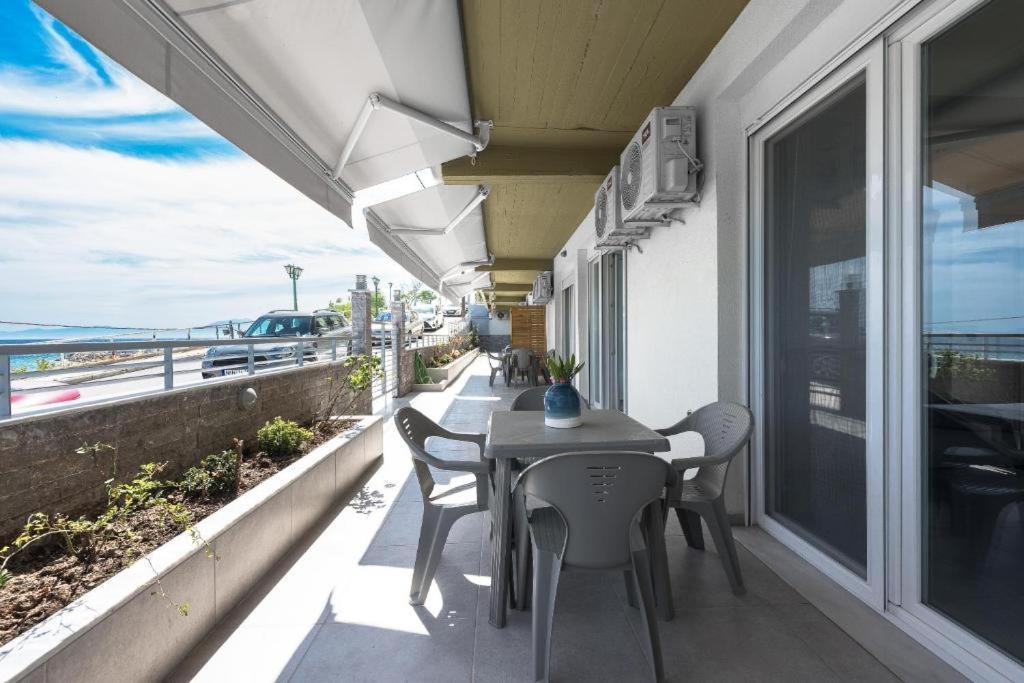 Blue Horizon 5 Apartment Nea Kallikrateia Ngoại thất bức ảnh