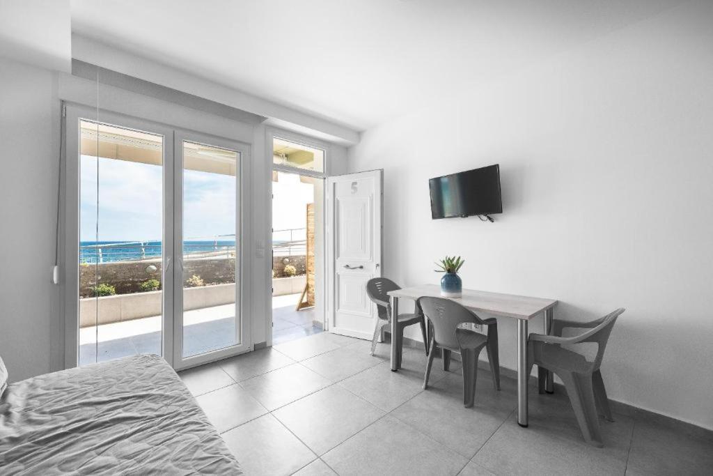 Blue Horizon 5 Apartment Nea Kallikrateia Ngoại thất bức ảnh