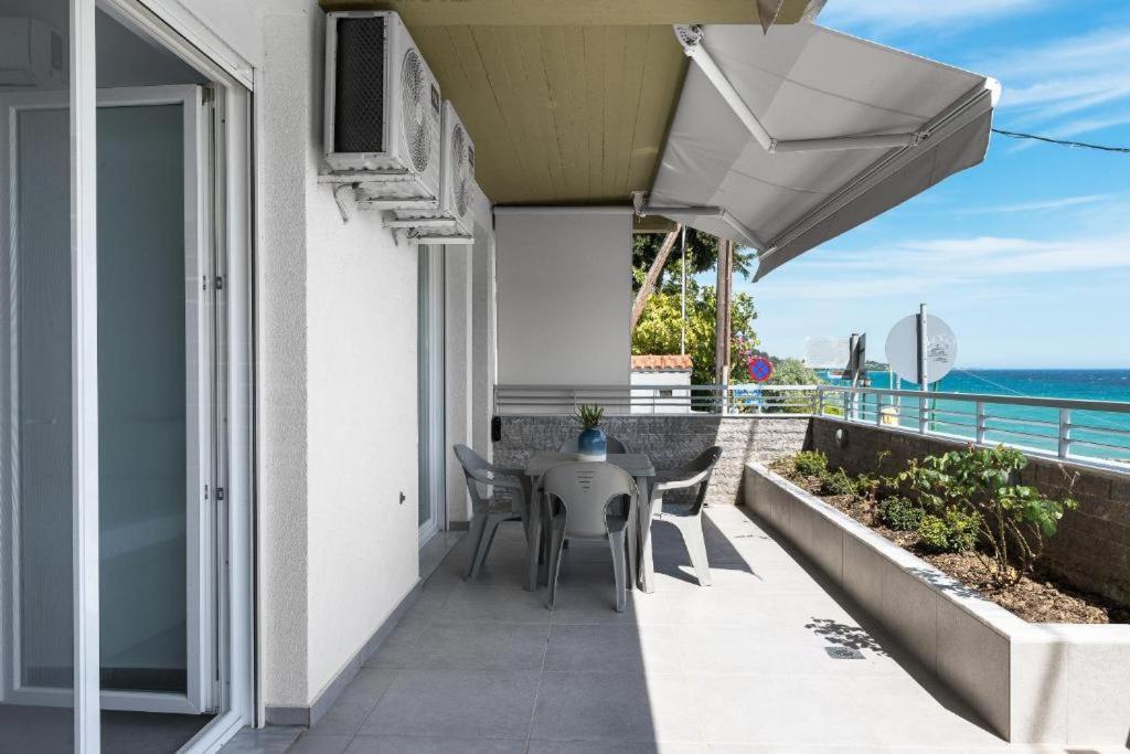 Blue Horizon 5 Apartment Nea Kallikrateia Ngoại thất bức ảnh